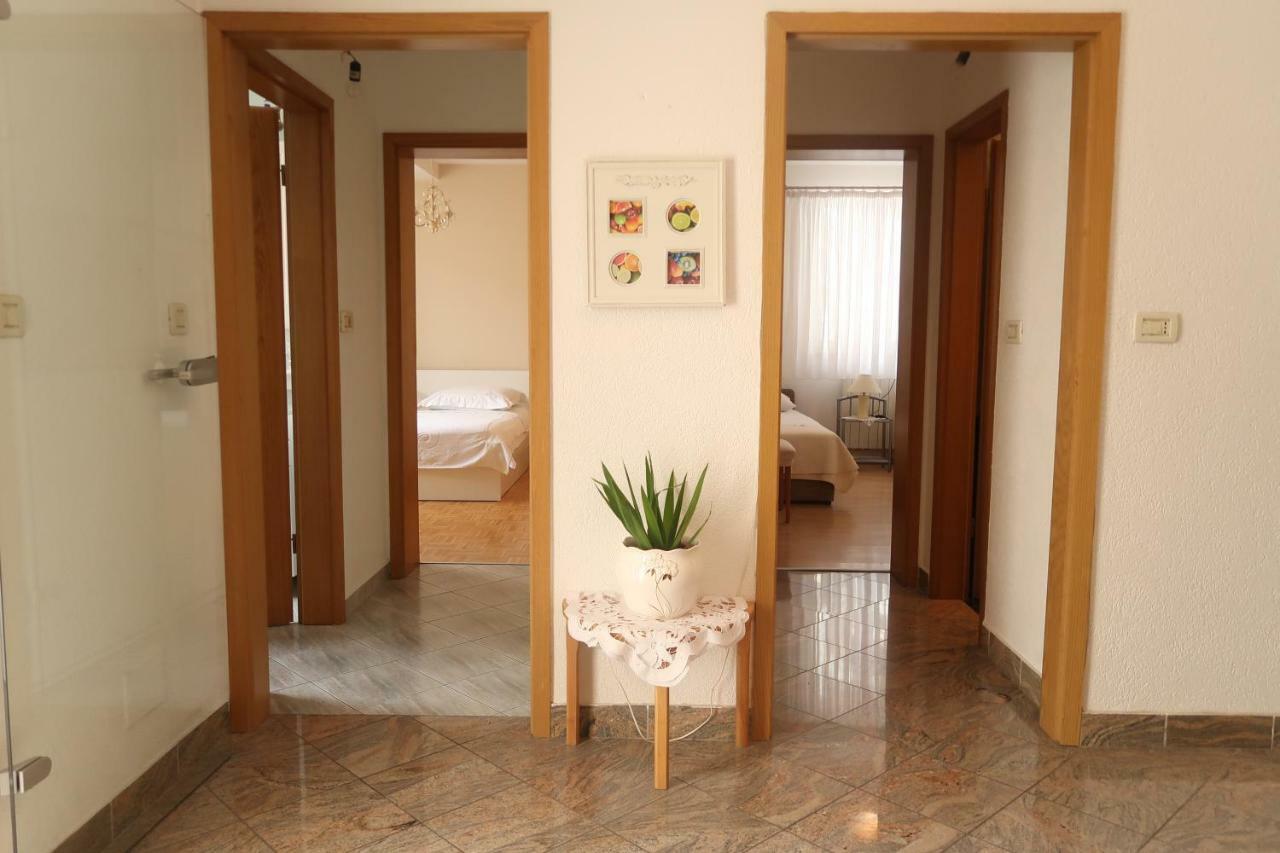 Apartment Casa Podstrana Luaran gambar