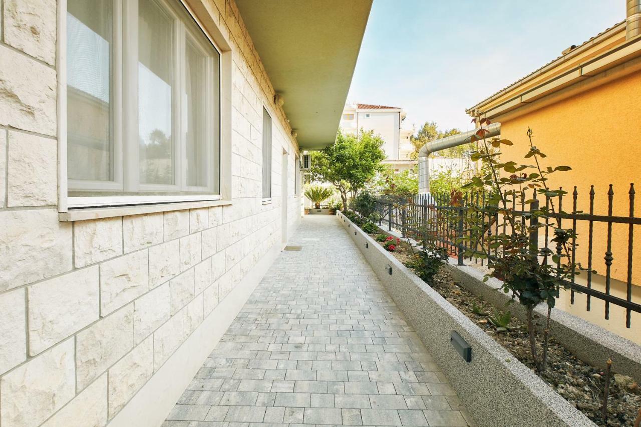Apartment Casa Podstrana Luaran gambar