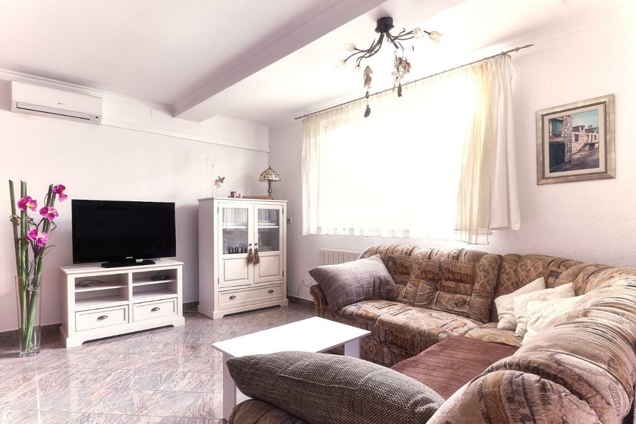 Apartment Casa Podstrana Luaran gambar