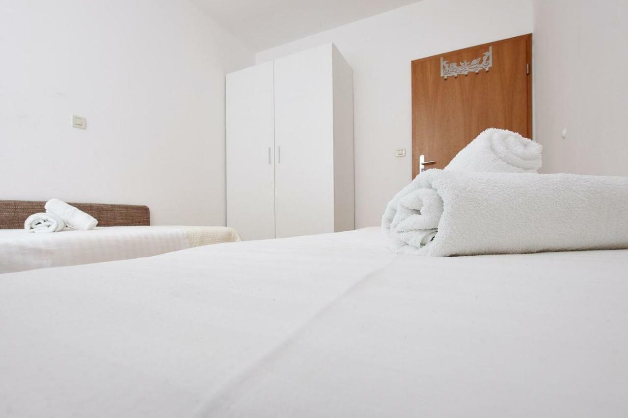 Apartment Casa Podstrana Luaran gambar